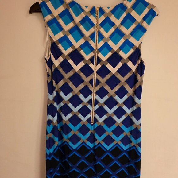 Dress - Picture 2 of 5